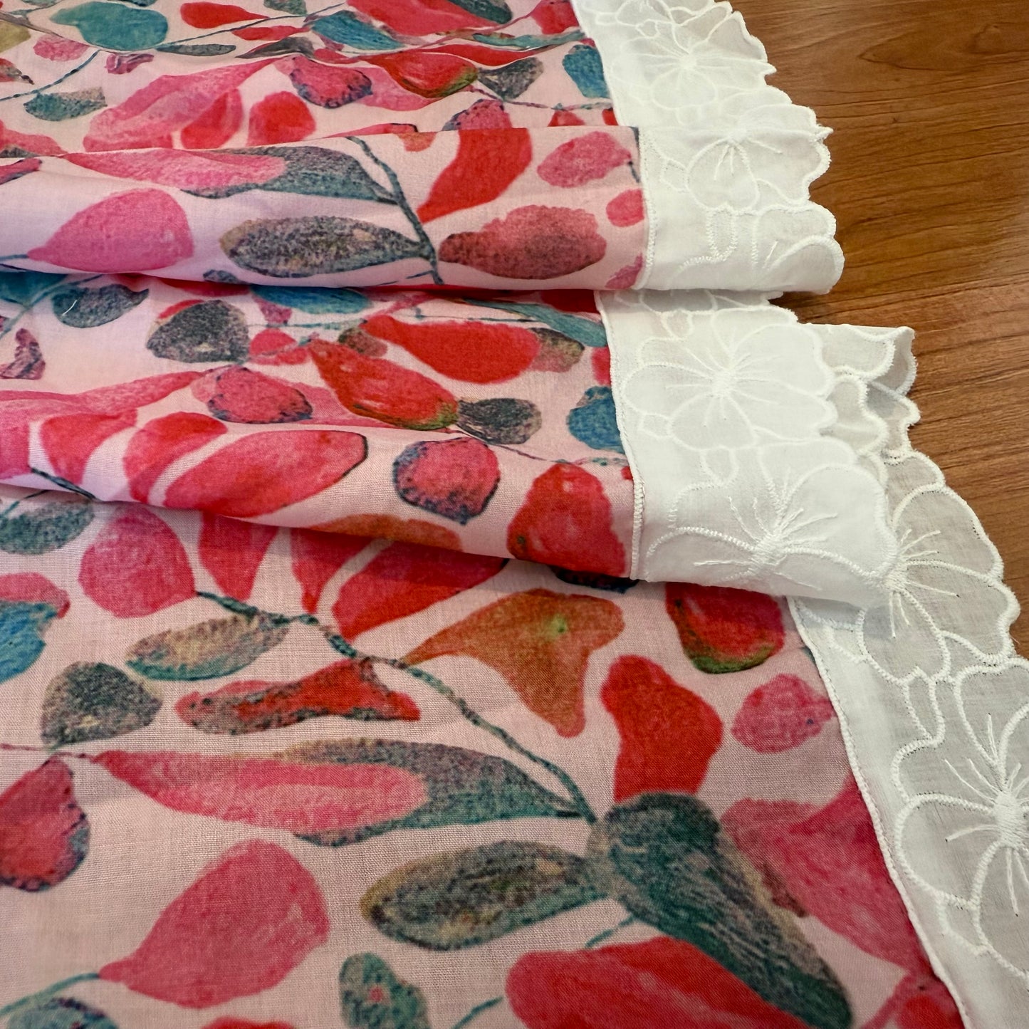 Drawing pattern with pink colour