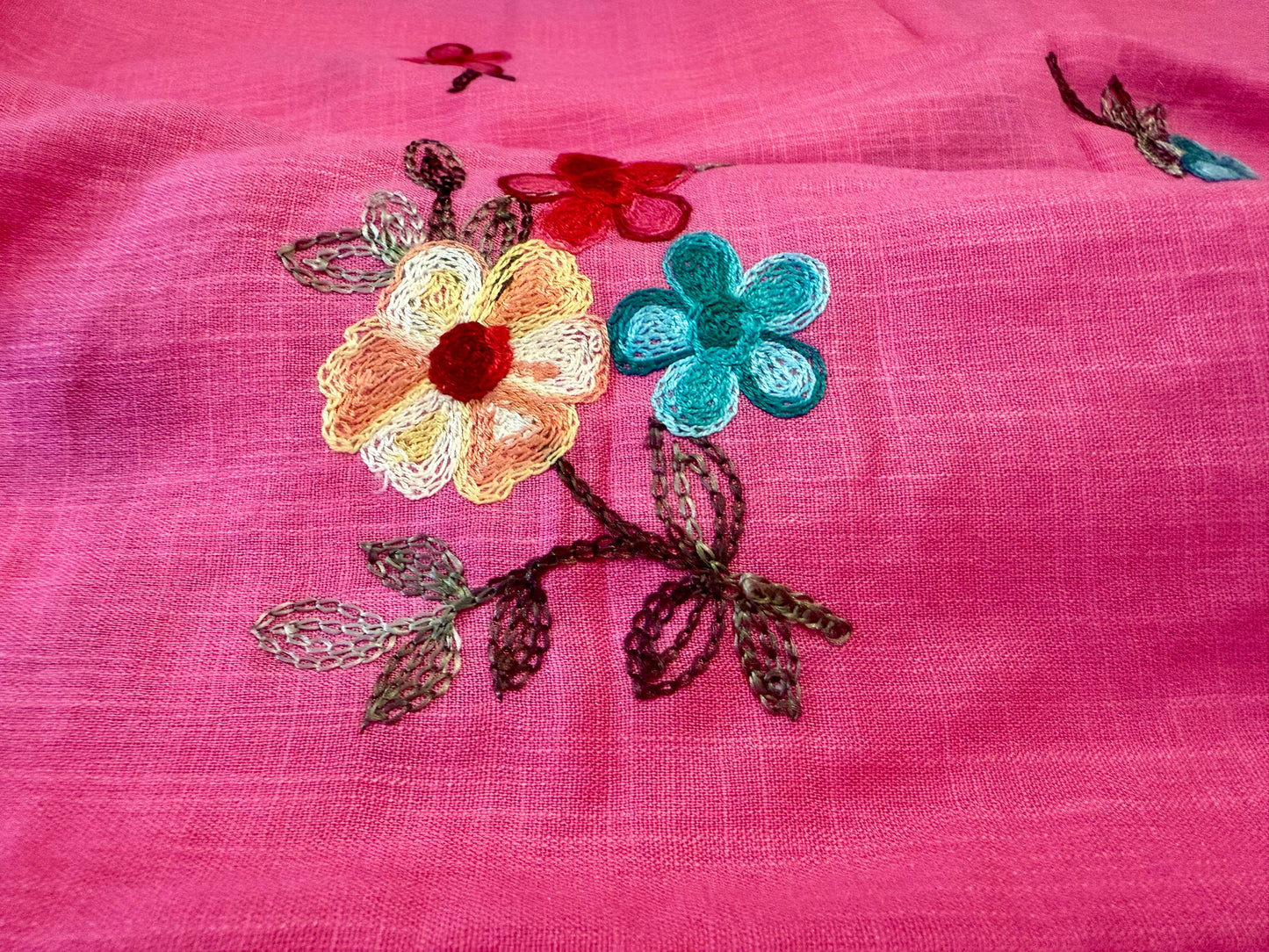 Embroidered - Floral Pattern (Linen)