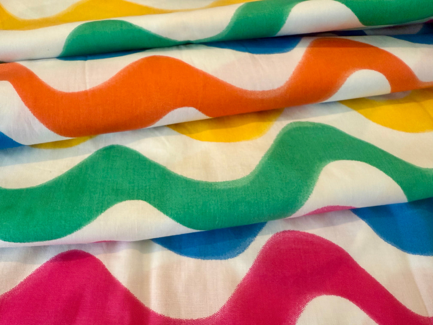 Rainbow pattern for large tables