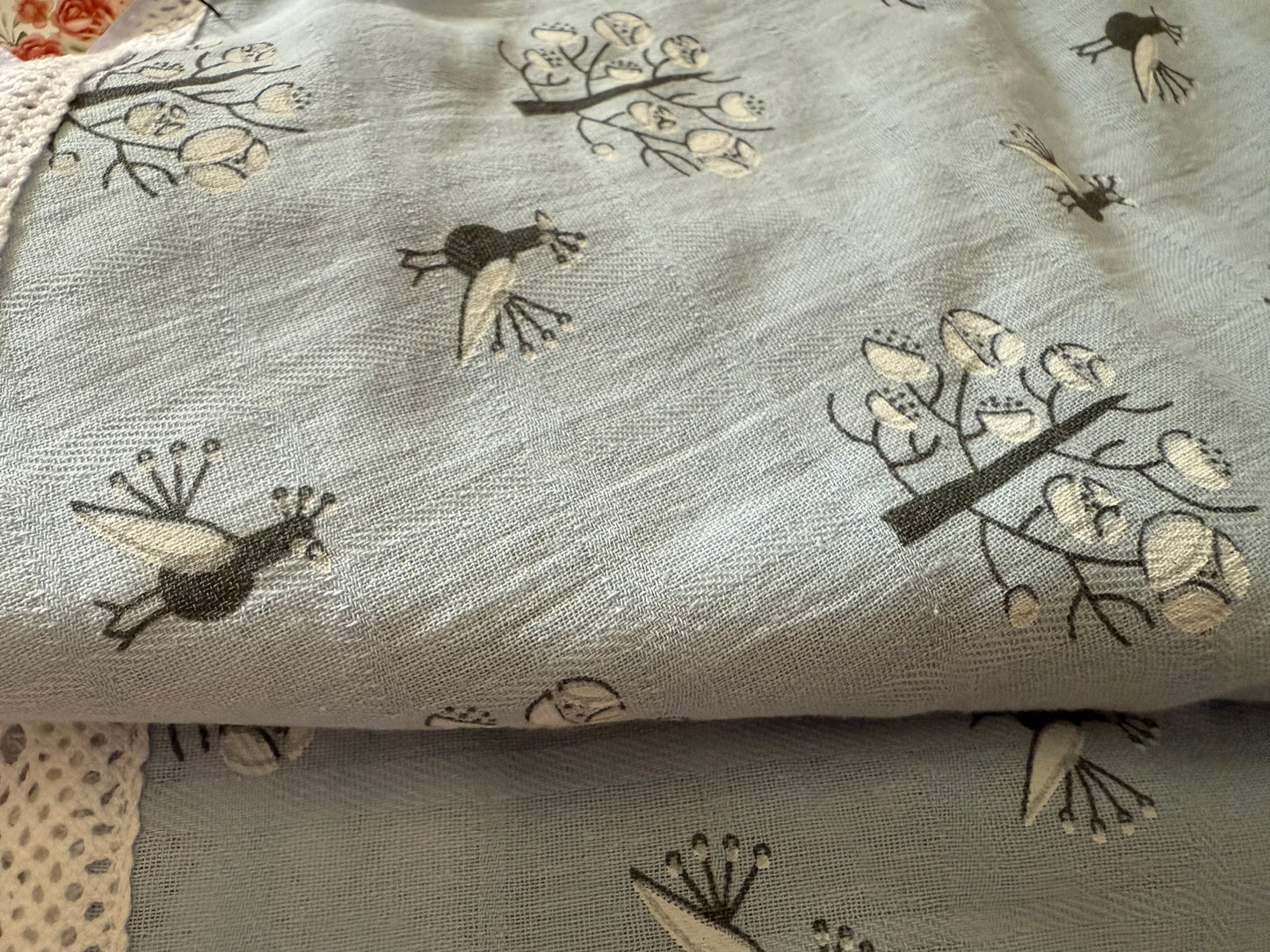 Round tablecloth with light blue background