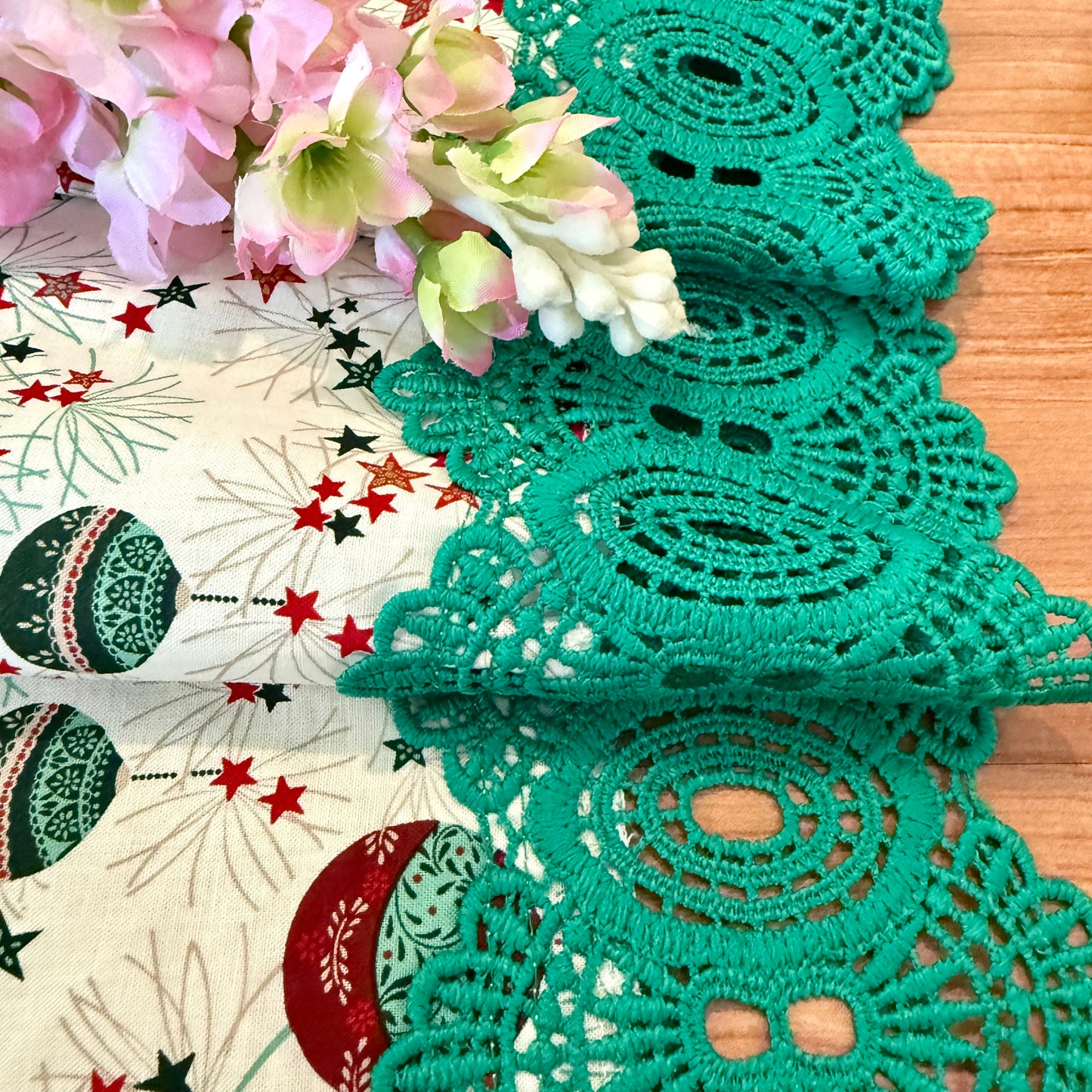 Christmas pattern with ornaments