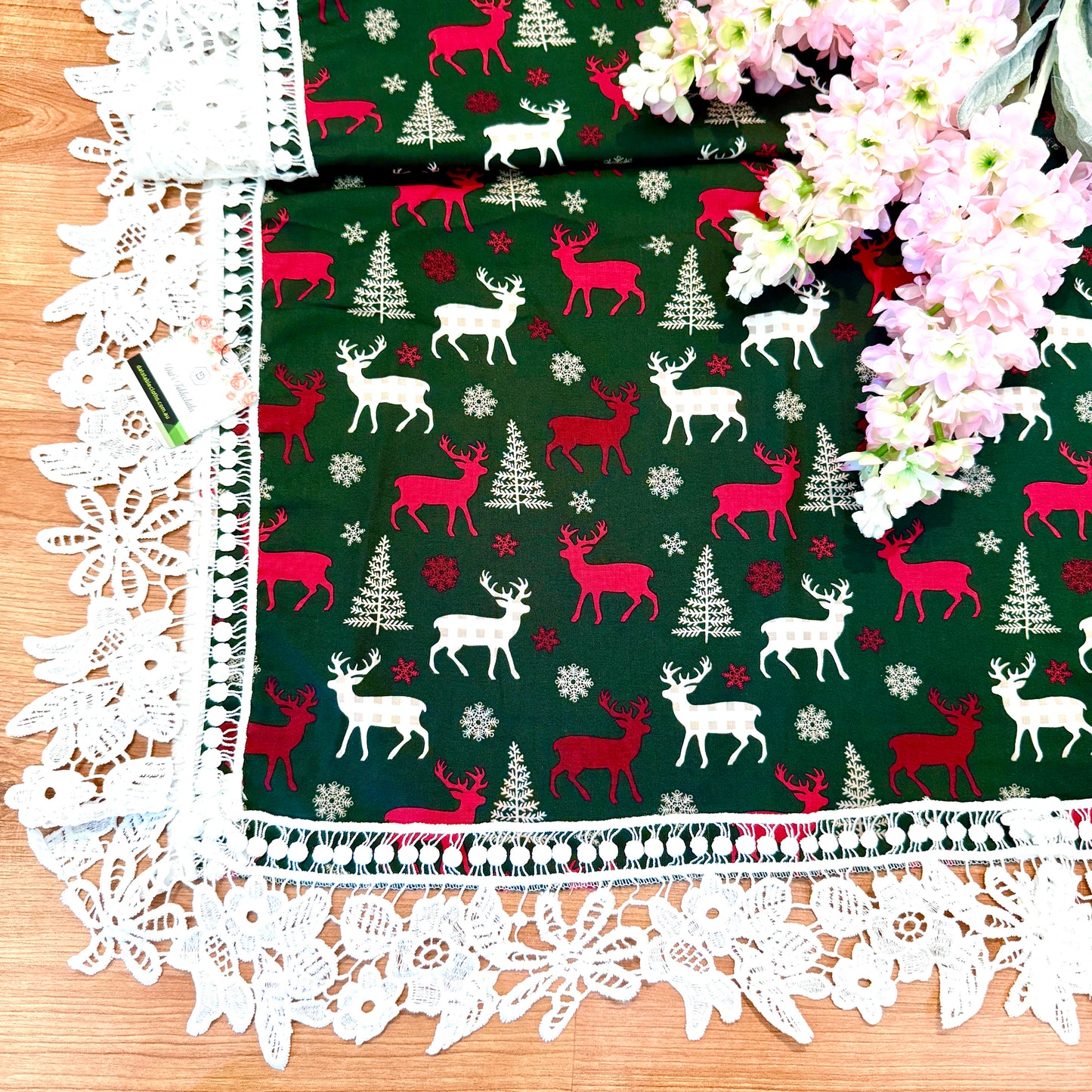 Christmas tablecloth with lace